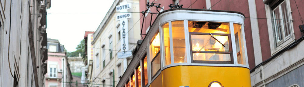 超人的勃勃：淫荡不能移，变态不能动，下流不能没。